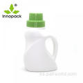 Pequeña botella de plástico para detergente líquido